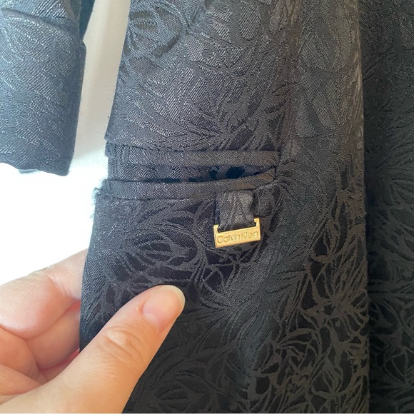Gorgeous Calvin Klein jacquard blazer in size 6. Excellent condition! - Picture 12 of 12